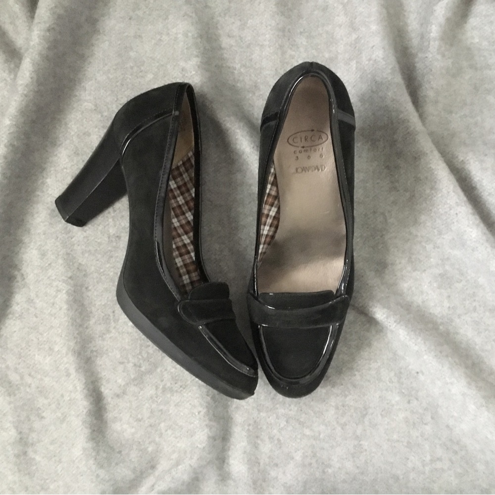 Circa Joan & David CJCHAS black suede pumps, size 5.5.